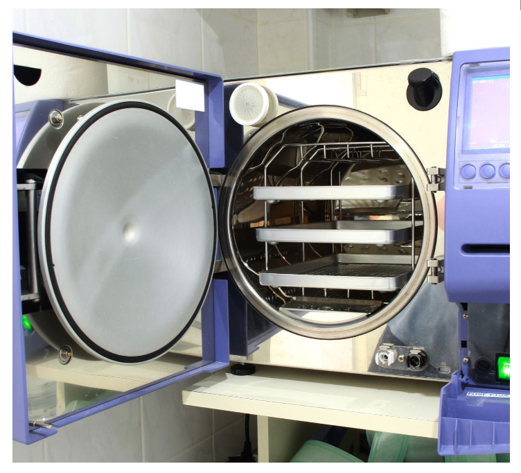 Autoclave de esterilización veterinaria